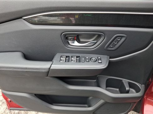 Used 2023 Honda Pilot Elite image 11