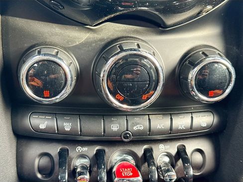 Used 2019 MINI Cooper 4-Door Hardtop w/ Signature Upholstery Package image 19