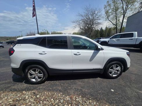 Used 2024 GMC Terrain SLE AWD/4WD image 7
