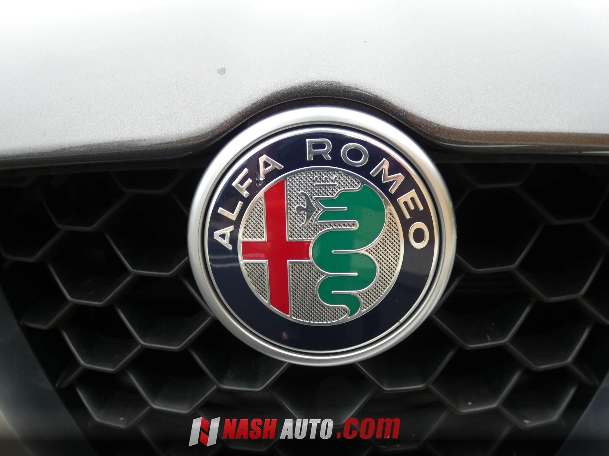 Used 2018 Alfa Romeo Giulia Ti w/ Quick Order Package 22X Lusso AWD/4WD image 88