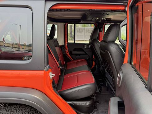 Used 2023 Jeep Wrangler Unlimited Rubicon 4xe AWD/4WD image 16