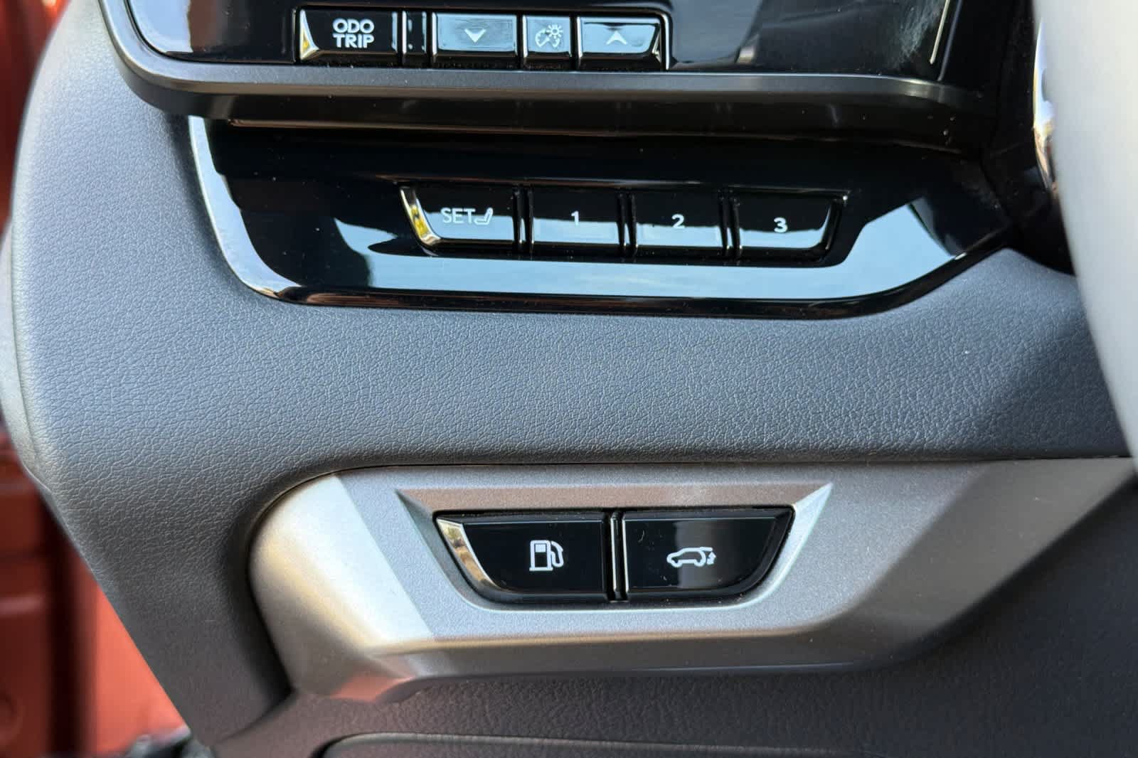 Certified 2024 Lexus RX 450h AWD w/ Convenience Package image 30