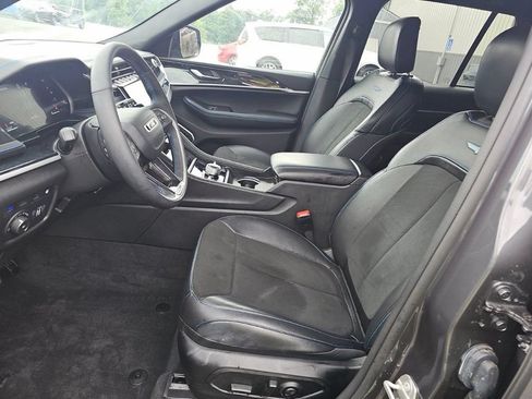Used 2024 Jeep Grand Cherokee Trailhawk AWD/4WD image 4