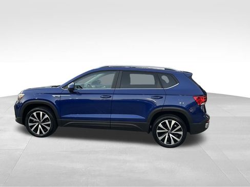 Used 2022 Volkswagen Taos SE w/ Driver Assistance Package image 7