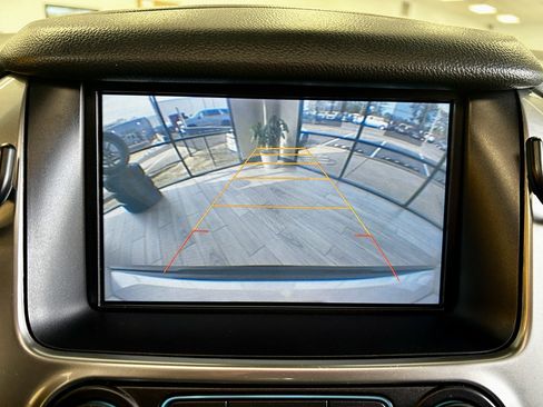 Used 2015 Chevrolet Suburban LT image 11