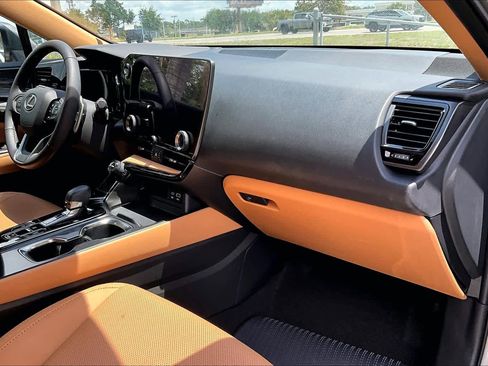 Used 2025 Lexus NX 250 FWD w/ Cold Area Package image 18