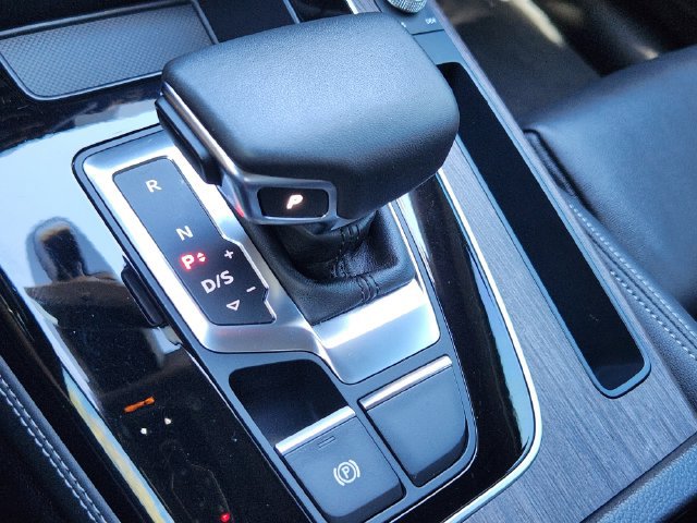 Used 2024 Audi Q5 e Premium Plus w/ Premium Plus Package AWD/4WD image 19