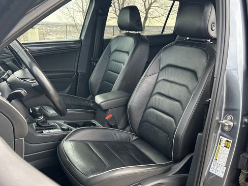 Used 2019 Volkswagen Tiguan SEL Premium R-Line w/ 3rd Row Seat Package image 17