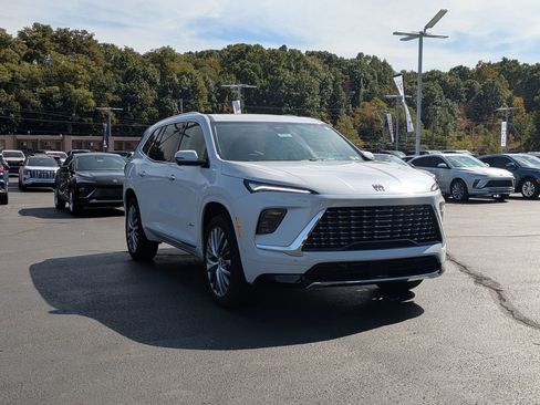 New 2026 Buick Enclave Avenir w/ Super Cruise Package image 3