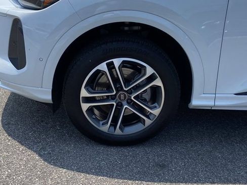 Used 2025 Audi Q5 Premium w/ Convenience Package AWD/4WD image 11