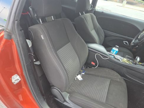 Used 2021 Dodge Challenger SXT image 6