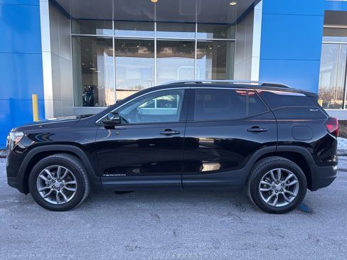 Used 2022 GMC Terrain SLT w/ Infotainment Package II image 8