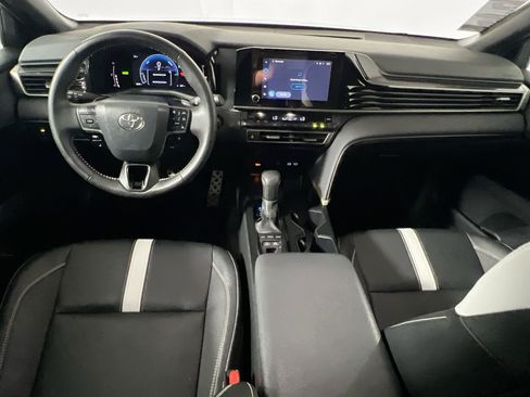Used 2026 Toyota Camry SE FWD image 29