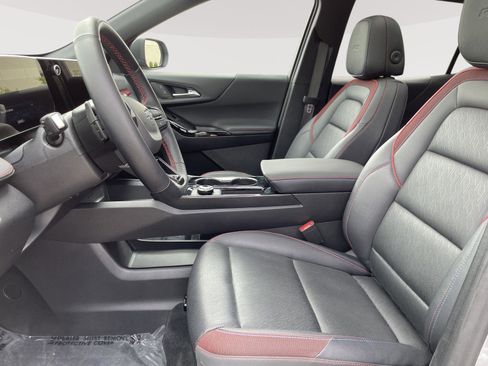 Used 2025 Chevrolet Equinox RS w/ Safety and Technology Package AWD/4WD image 18