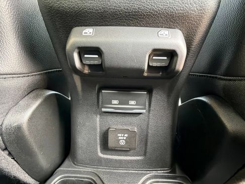 Used 2021 Jeep Gladiator Rubicon AWD/4WD image 13