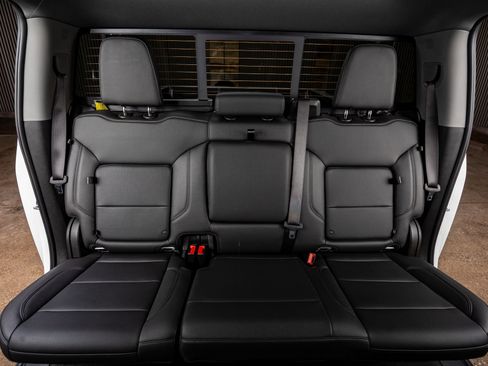 Used 2025 Chevrolet Silverado 2500 LTZ w/ Z71 Chrome Sport Edition image 35