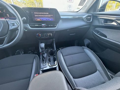 Used 2025 Chevrolet TrailBlazer LT image 15