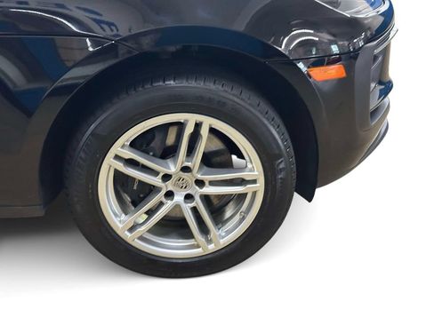 Used 2024 Porsche Macan AWD/4WD image 20