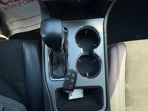 Used 2021 Jeep Grand Cherokee Laredo X image 28