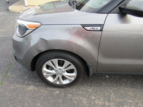 Used 2016 Kia Soul + image 2