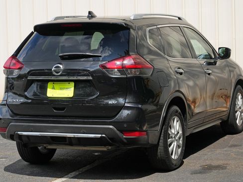 Used 2020 Nissan Rogue SV FWD image 45