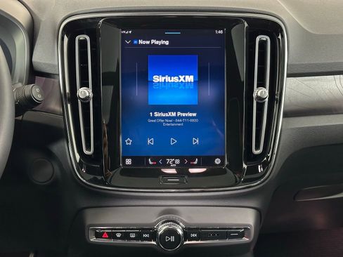 Used 2023 Volvo XC40 Recharge Plus image 13