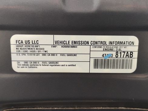 Used 2017 Chrysler Pacifica Touring-L w/ Tire & Wheel Group FWD image 42
