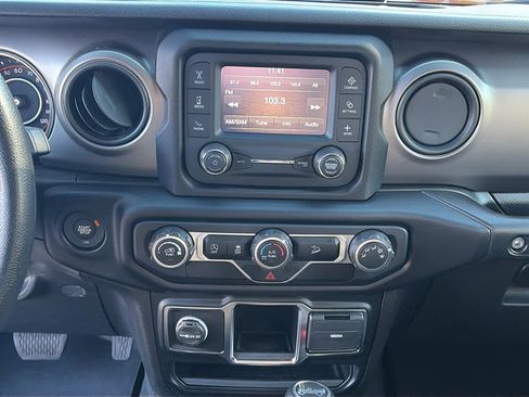 Used 2020 Jeep Wrangler Sport image 13