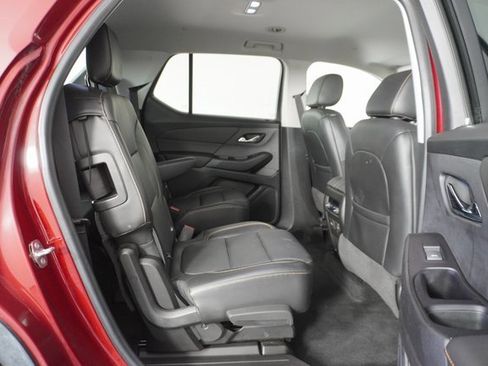 Used 2018 Chevrolet Traverse LT image 39