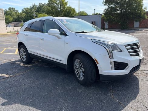 Used 2018 Cadillac XT5 Luxury w/ Driver Awareness Package AWD/4WD image 12