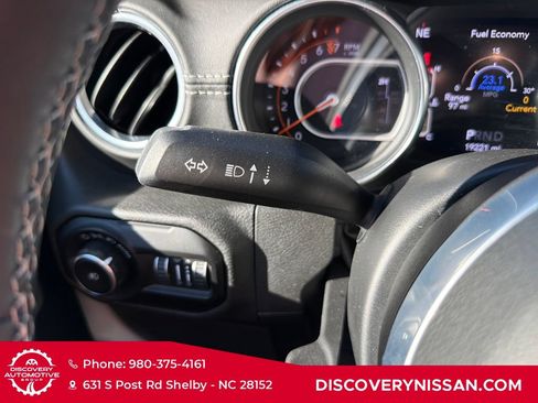Used 2020 Jeep Wrangler Unlimited Sahara w/ Dual Top Group AWD/4WD image 22