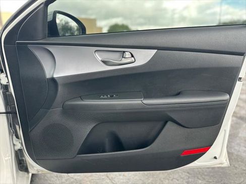 Used 2022 Kia Forte LXS image 18