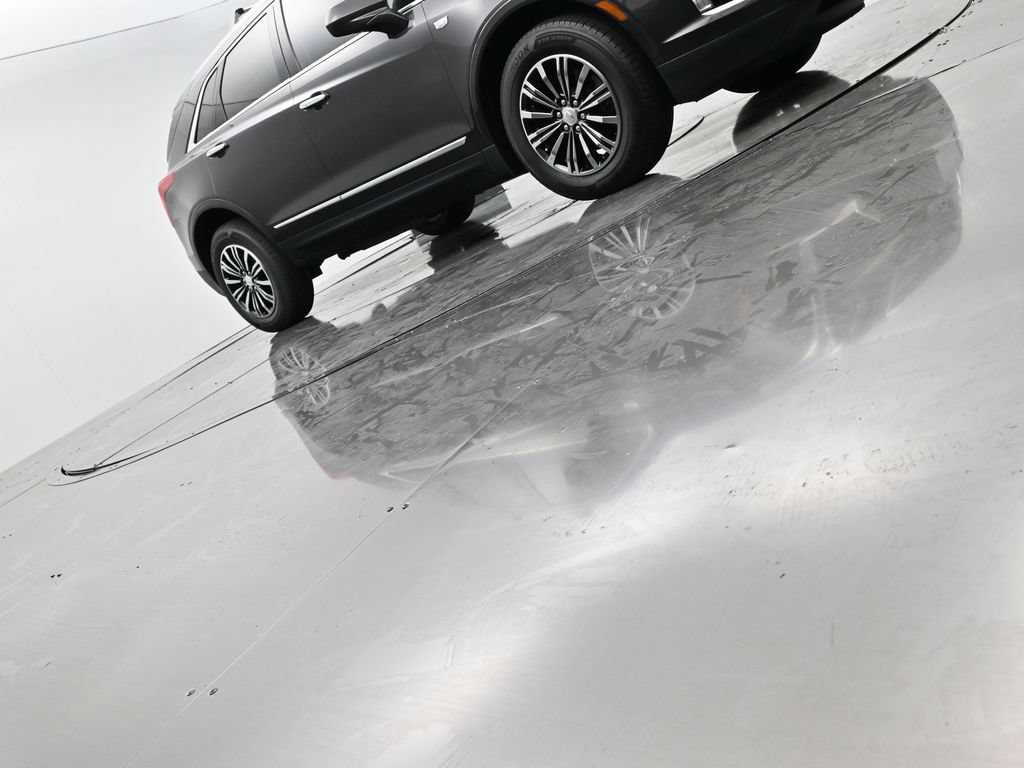 Used 2017 Cadillac XT5 Luxury w/ Driver Awareness Package FWD image 43