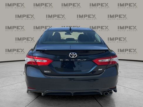 Used 2020 Toyota Camry SE image 4