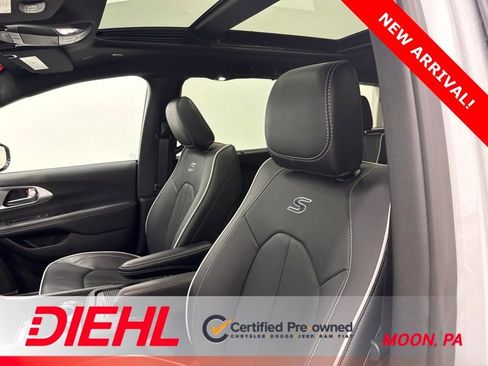 Used 2026 Chrysler Pacifica Limited w/ S Appearance Package AWD/4WD image 24