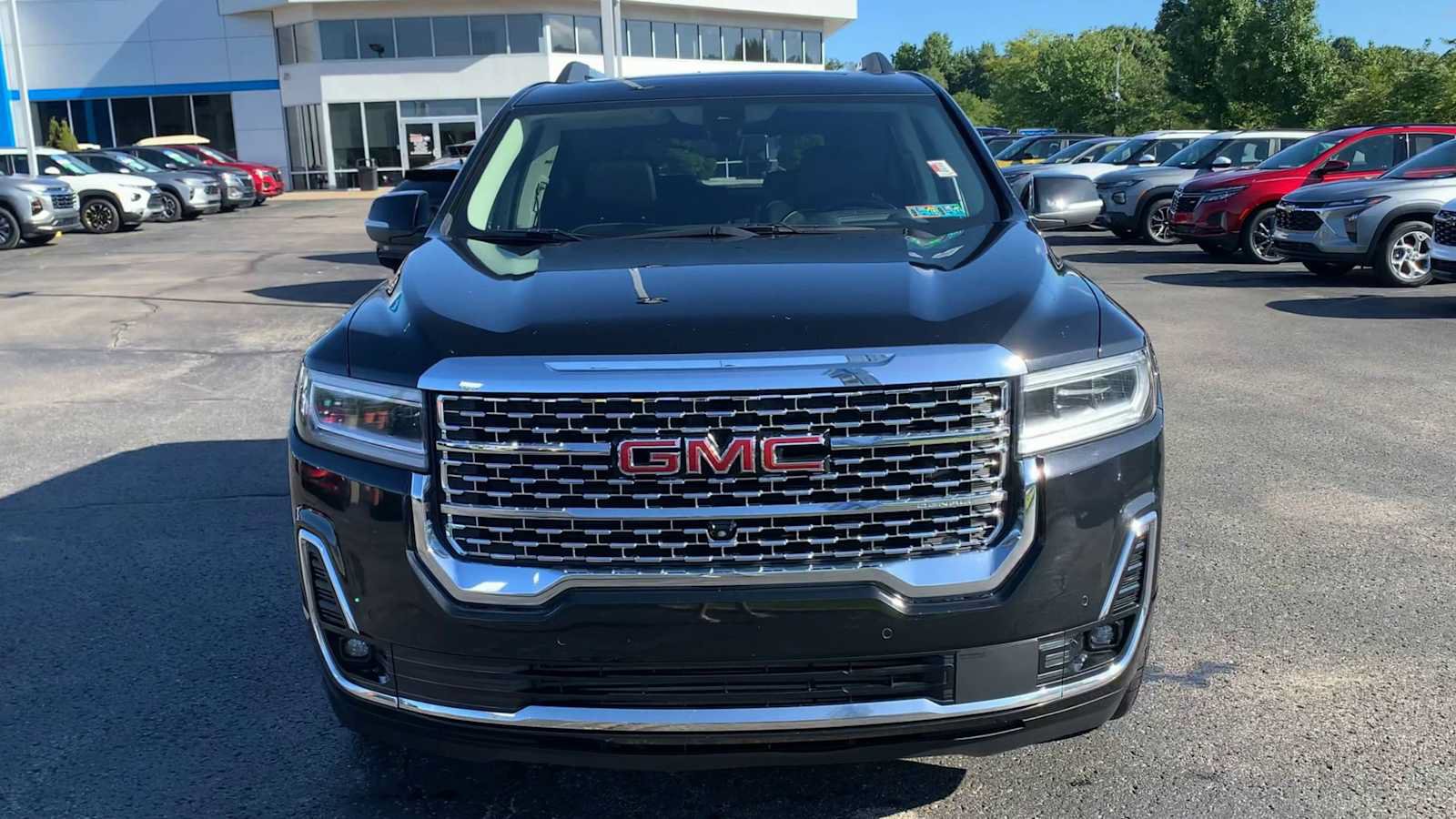 Certified 2023 GMC Acadia Denali w/ Denali Ultimate Package AWD/4WD image 3