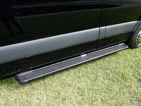 Used 2023 Mercedes-Benz Sprinter 3500 image 9