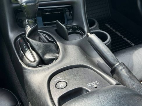 Used 2004 Chevrolet Corvette Coupe w/ Preferred Equipment Group RWD image 14