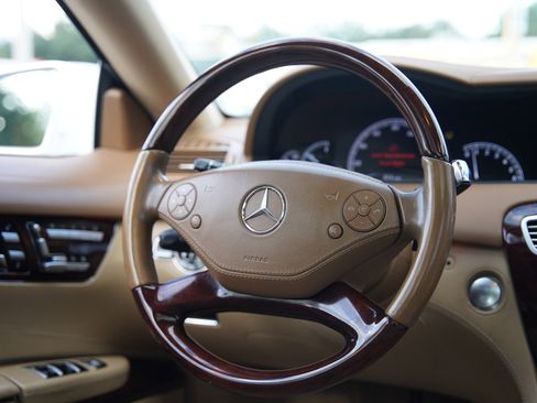 Used 2013 Mercedes-Benz CL 550 4MATIC image 34