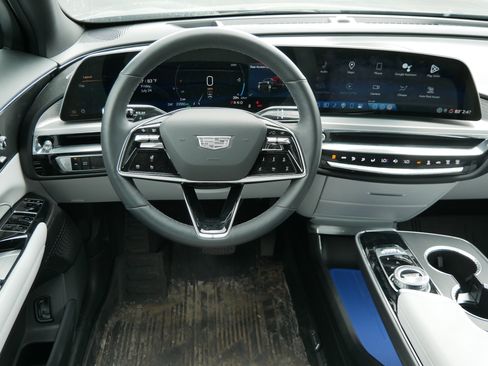 Used 2024 Cadillac Lyriq Luxury w/ LPO, Floor Liner Package AWD/4WD image 19