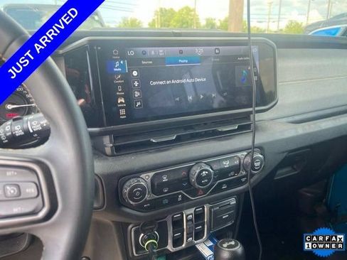 Used 2024 Jeep Wrangler Unlimited AWD/4WD image 4