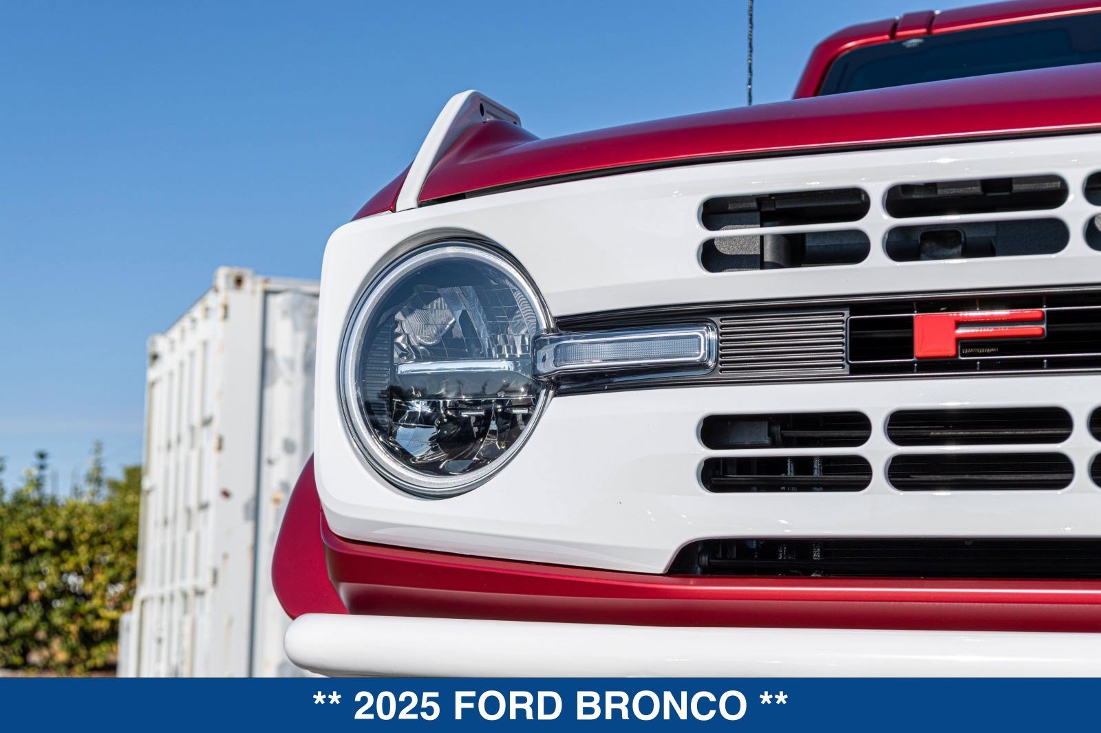 Used 2025 Ford Bronco Heritage Edition AWD/4WD image 14