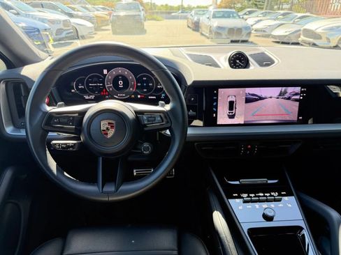 Used 2024 Porsche Cayenne S AWD/4WD image 21