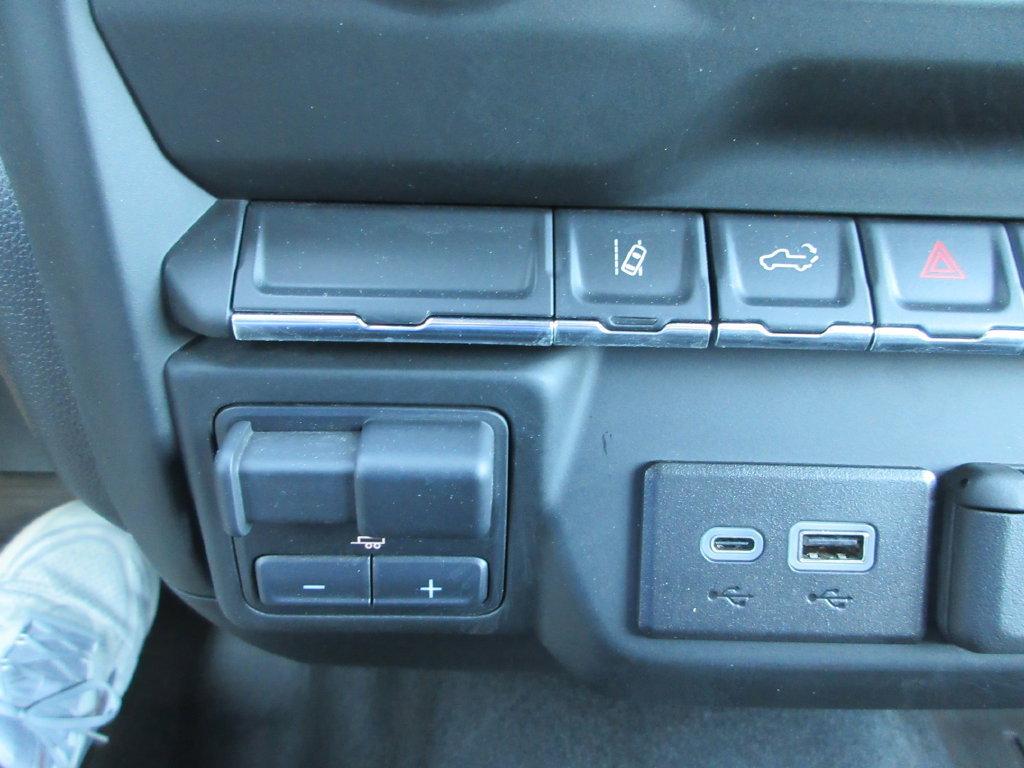 Certified 2024 Chevrolet Silverado 2500 Custom w/ Custom Convenience Package AWD/4WD image 32