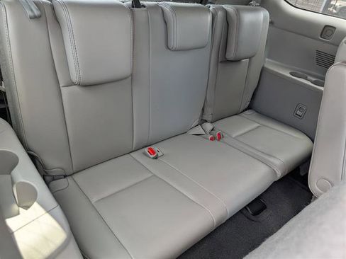 Used 2017 Toyota Highlander Limited image 14