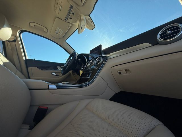 Used 2018 Mercedes-Benz GLC 300 4MATIC image 20