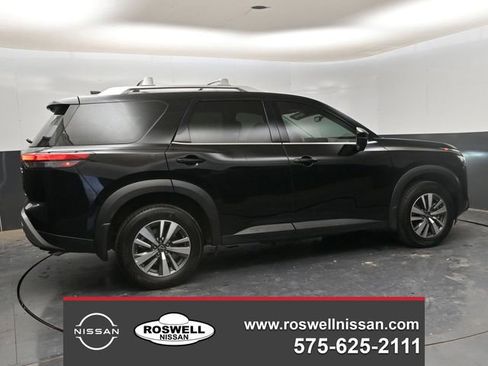 Certified 2025 Nissan Pathfinder SL image 8