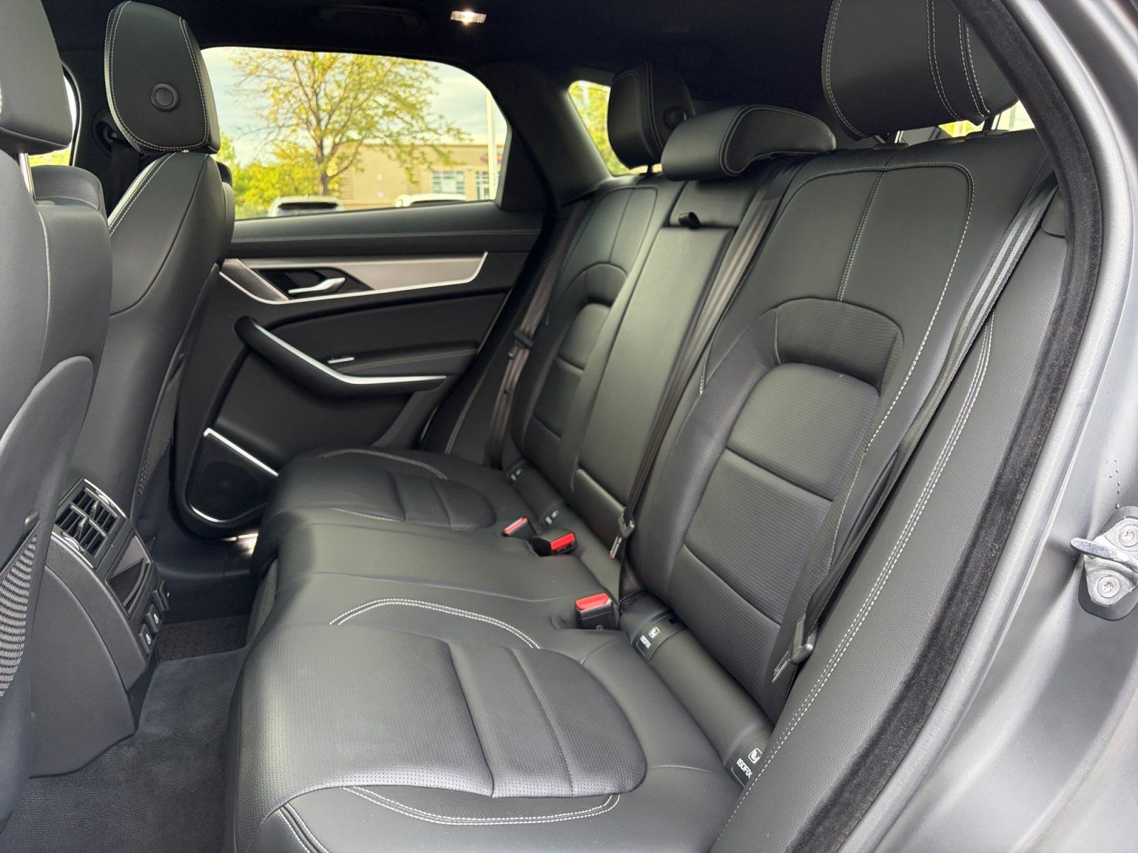 Used 2026 Jaguar F-PACE R-Dynamic S AWD/4WD image 17