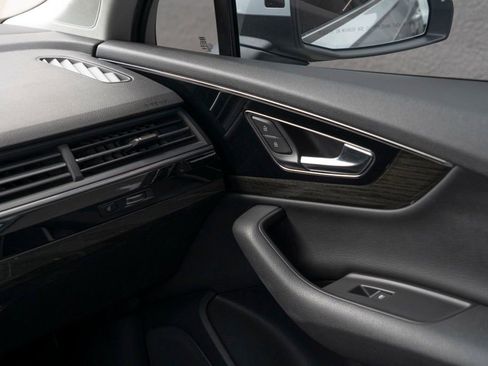 Used 2017 Audi Q7 3.0T Premium Plus w/ Premium Plus Package AWD/4WD image 29
