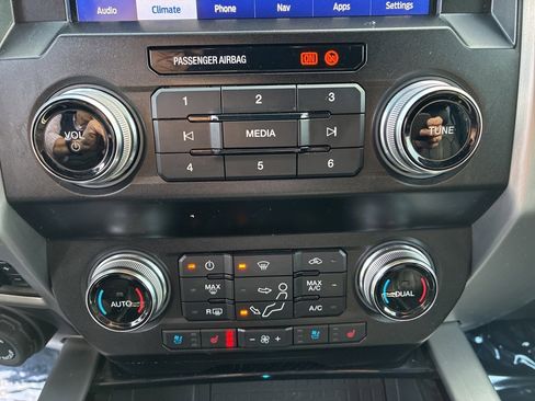 Used 2020 Ford F450 Platinum w/ FX4 Off-Road Package image 16